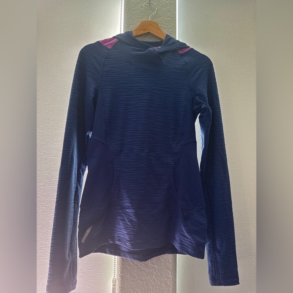 Pearl Izumi women long sleeve hoodie Sz M in blue / purple. Worn once